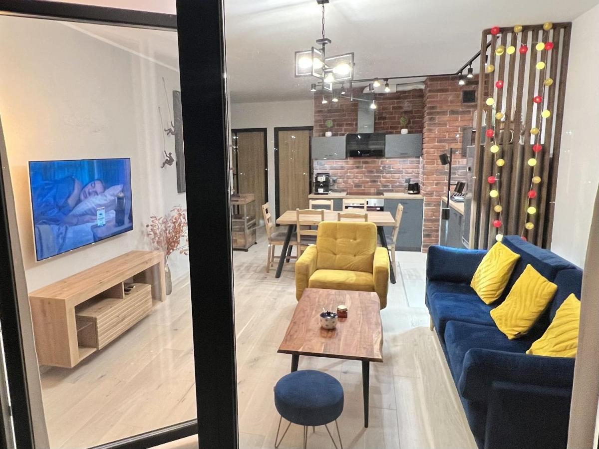 Apartment Downtown View 3 60m2+ Free Garage 2km Old Town Metro 9min Tram *