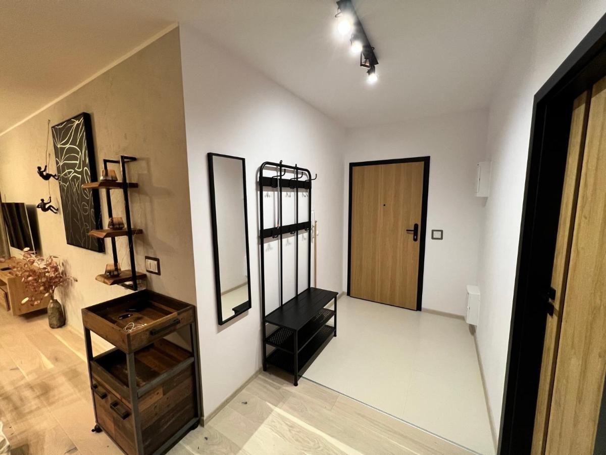 Apartment Downtown View 3 60m2+ Free Garage 2km Old Town Metro 9min Tram *