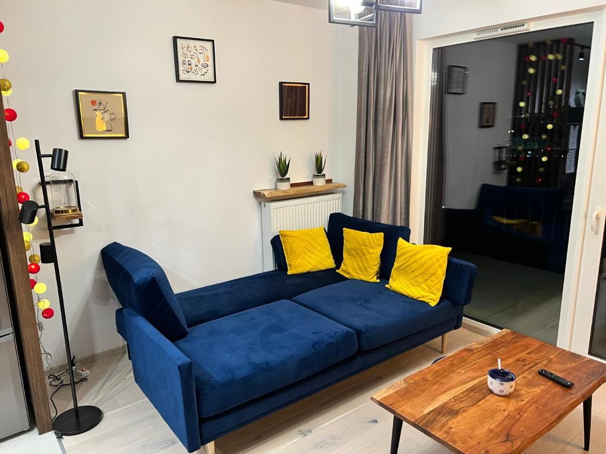 Downtown View 3 60m2+ Free Garage 2km Old Town Metro 9min Tram Apartment *